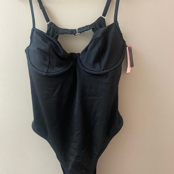 Victoria Secret Essential Wicked One-Piece Swimsuit - Picture 5 of 10
